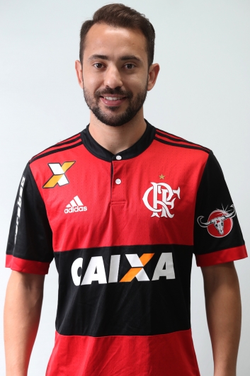 Everton Ribeiro